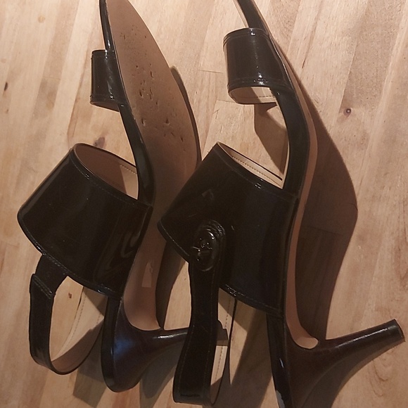 Coach Black Sandals/ Sz 8.5 B/Mint Condition - Picture 2 of 7